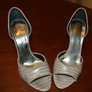 Kenneth Cole grey leather heels